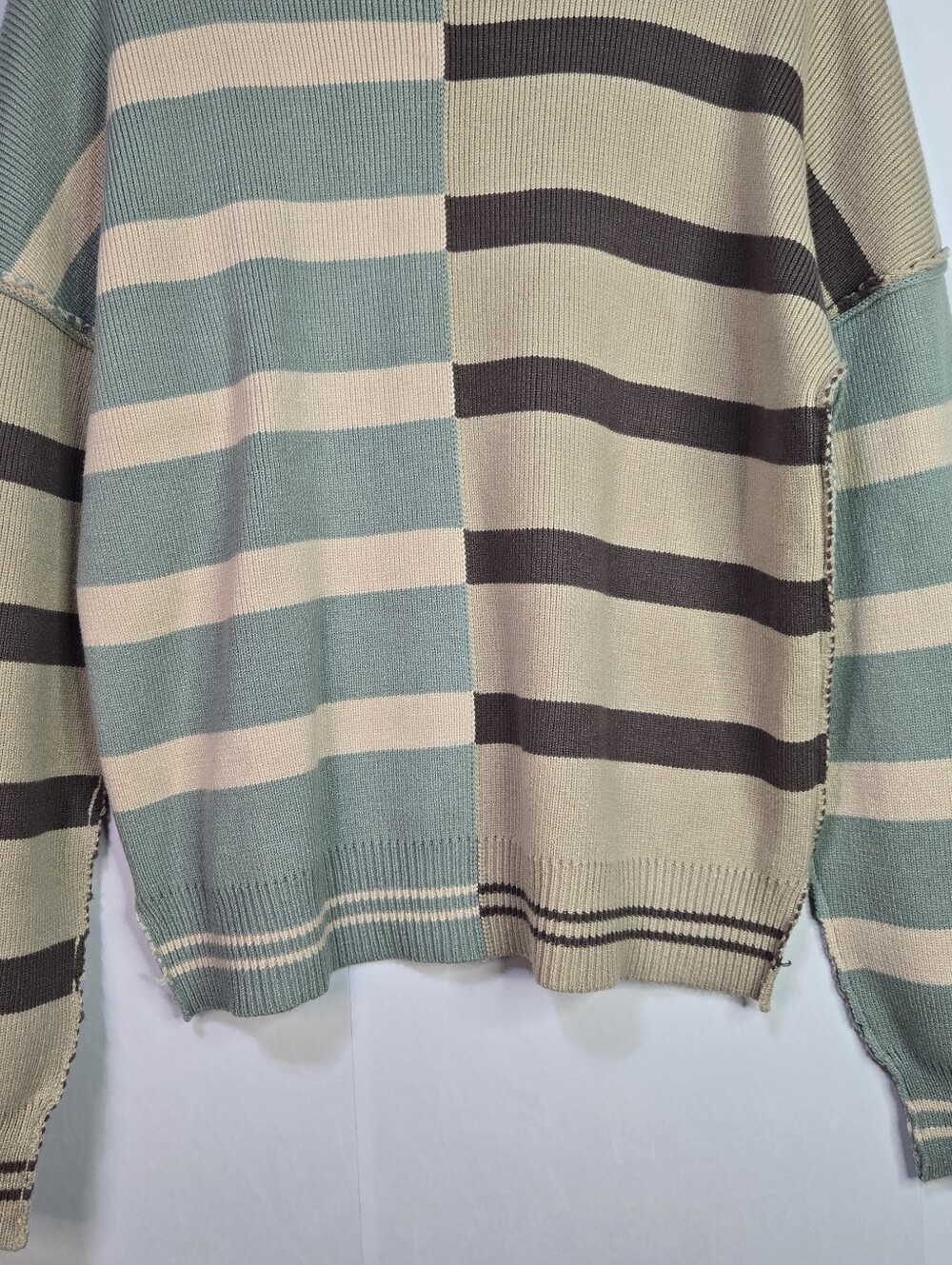 New In Women Size L Quality Sweater, Multi Coordinaring Stripes & Raw Finish Hem - Picture 4 of 14